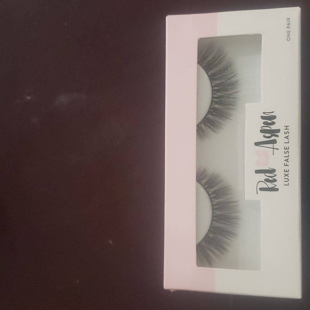 Red Aspen false lashes "ERICKA"